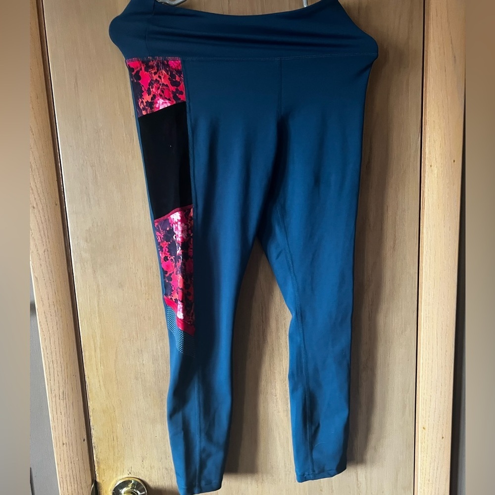 Zyia Active Spring Floral Mesh Pocket Light n Tight 7/8 24” Size 6-8​​